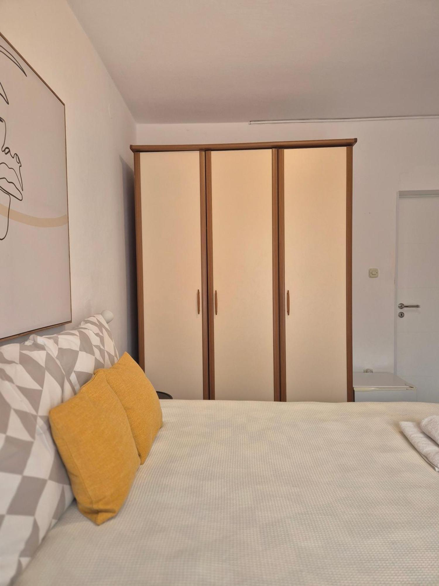 Apartments & Rooms Ivana Rovinj Room photo